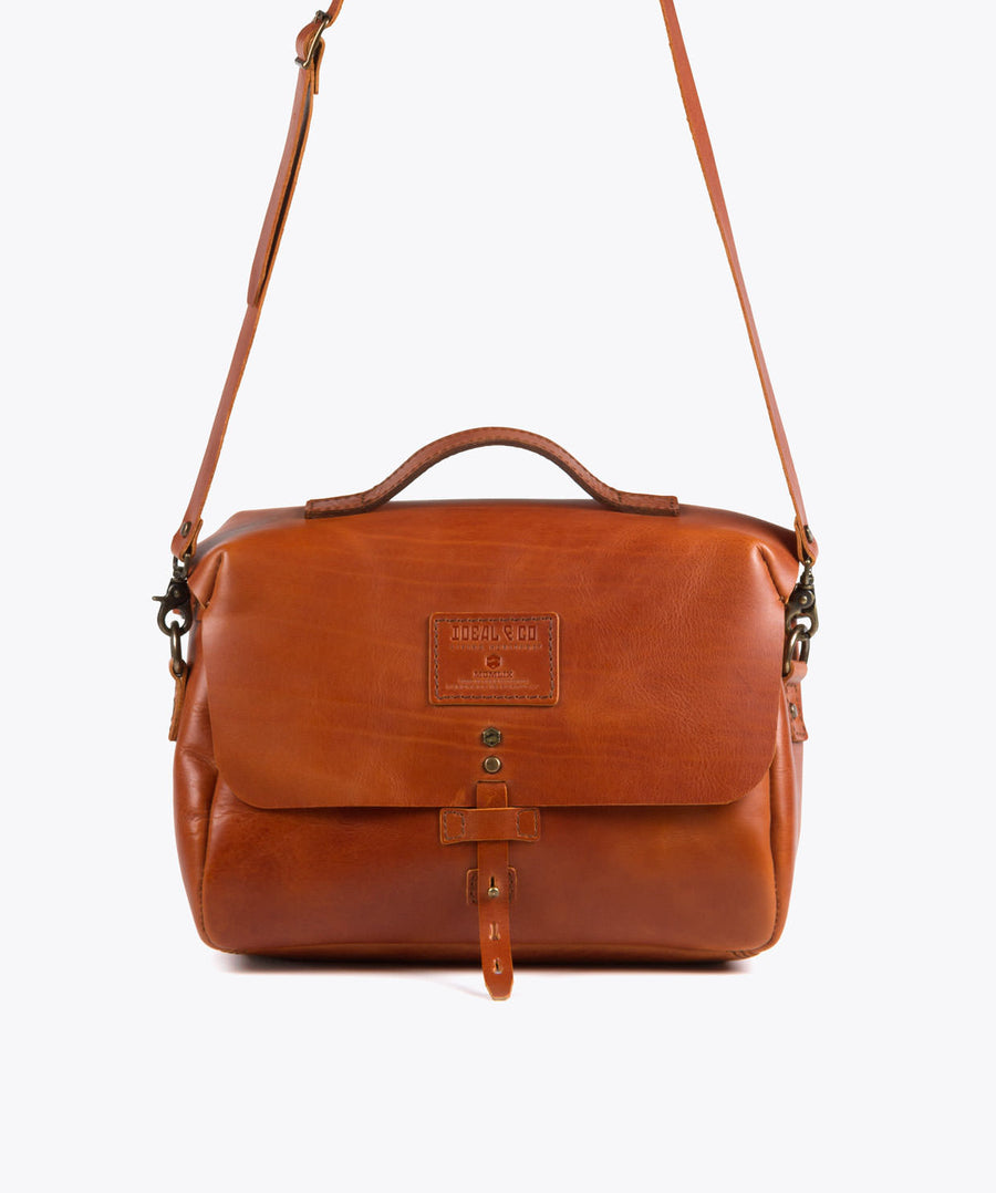 Junqueira Messenger. Ideal&co. Classic handbag. handmade handbag.