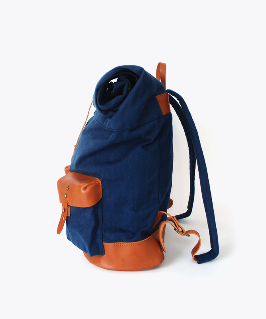 Pedreira Backpack. Large storage capacity. Ideal&co. Leather backpack.